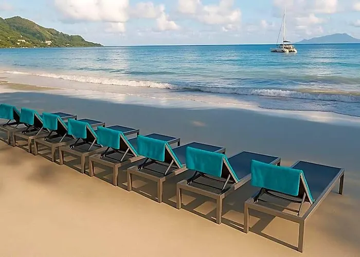 Gardens Hill & Mahe Island