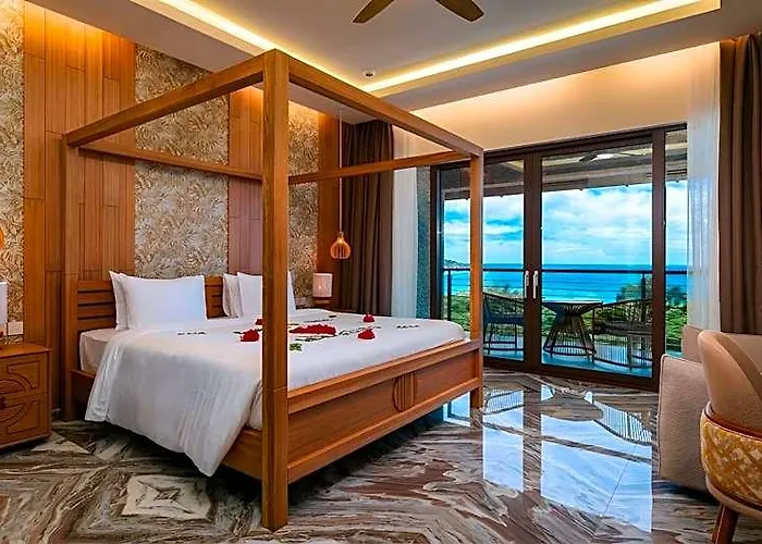 Gardens Hill & 5*